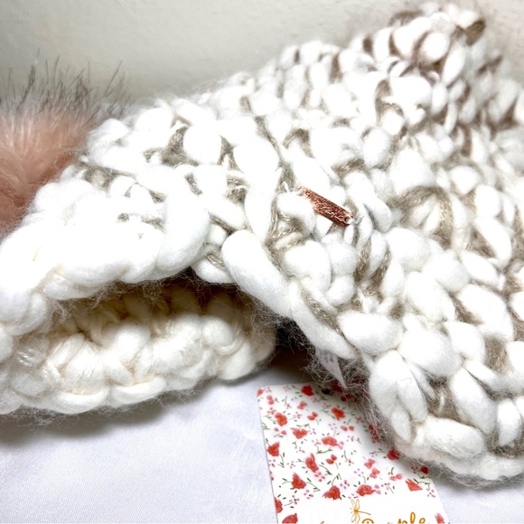 NWT Free People Snow Castle Pom hat - Picture 5 of 5